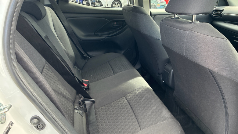 Toyota Yaris 1.5 Hybrid Design 5dr CVT Hybrid Hatchback